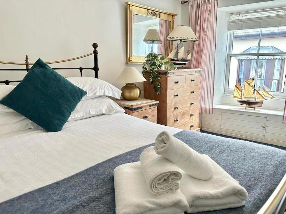 Ship Cottage Tenby Beach 50M Eksteriør bilde
