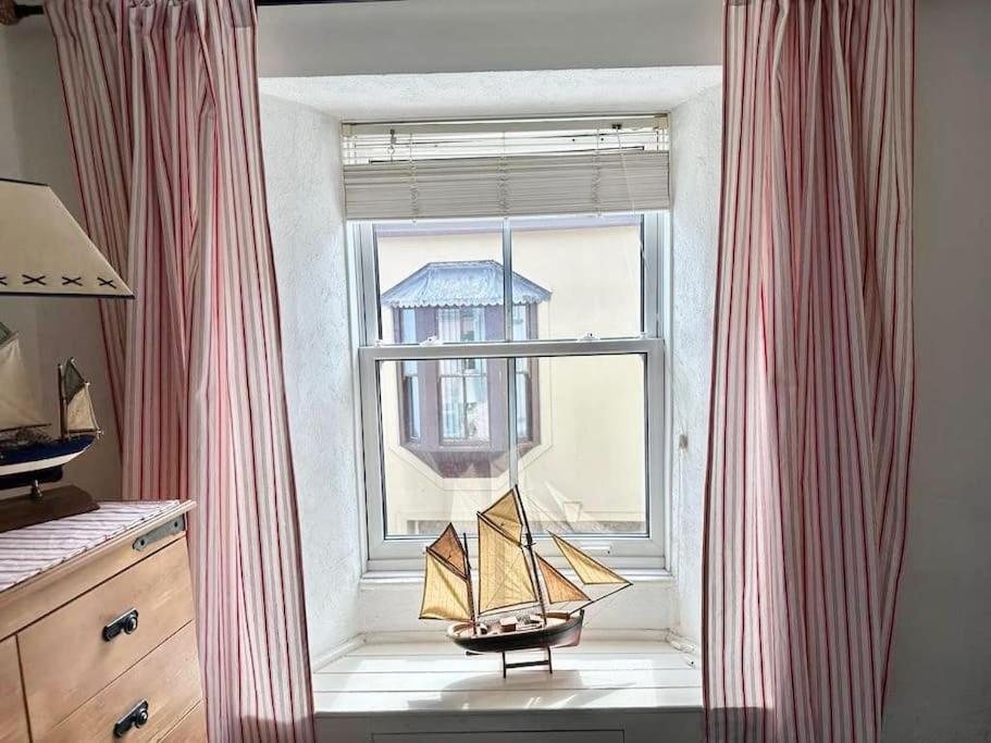 Ship Cottage Tenby Beach 50M Eksteriør bilde